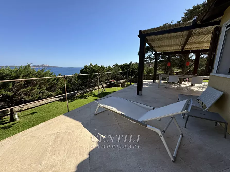 Immagine 31 di Appartamento in vendita  a Arzachena