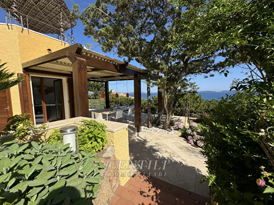 Immagine 35 di Appartamento in vendita  a Arzachena