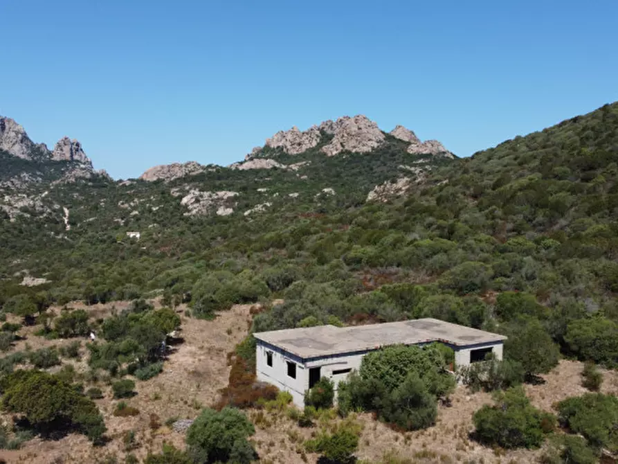 Immagine 7 di Rustico / casale in vendita  a Olbia