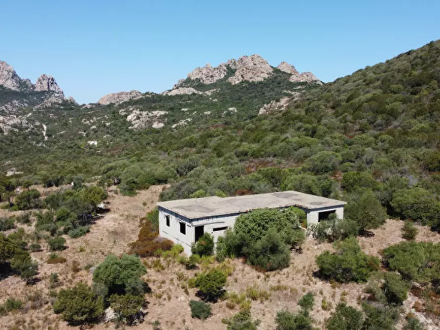 Immagine 21 di Rustico / casale in vendita  a Olbia