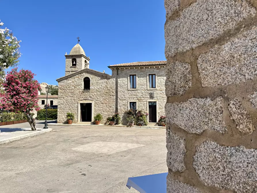 Immagine 34 di Rustico / casale in vendita  a Olbia