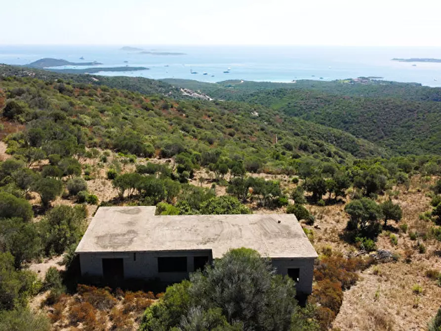 Immagine 37 di Rustico / casale in vendita  a Olbia