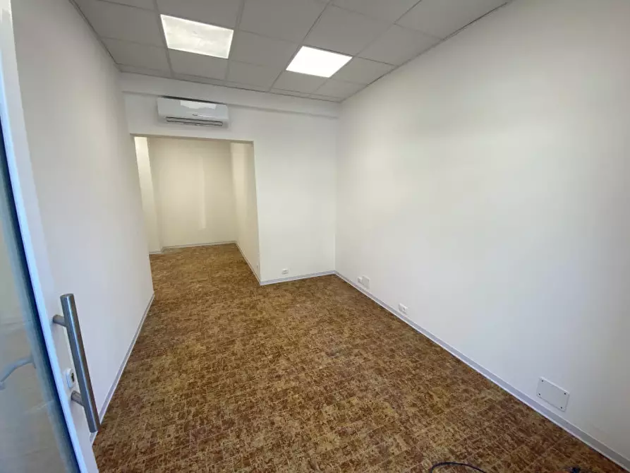 Immagine 2 di Negozio in affitto  a Padova