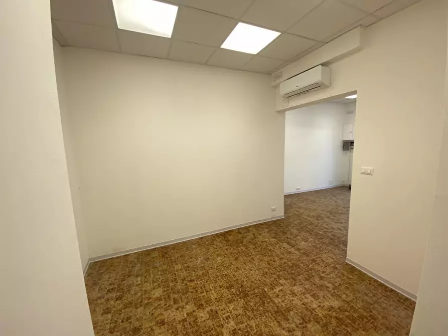 Immagine 7 di Negozio in affitto  a Padova