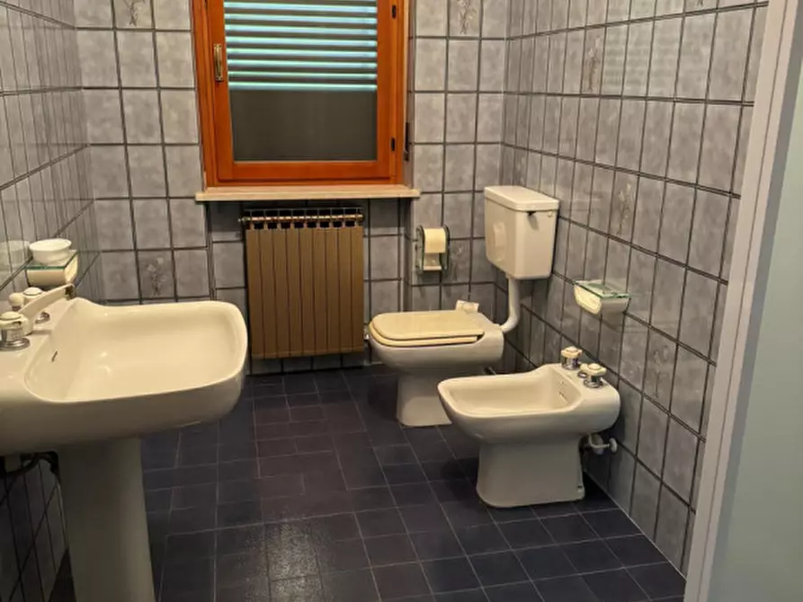 Immagine 6 di Villa in vendita  in via cavourrina a Grinzane Cavour