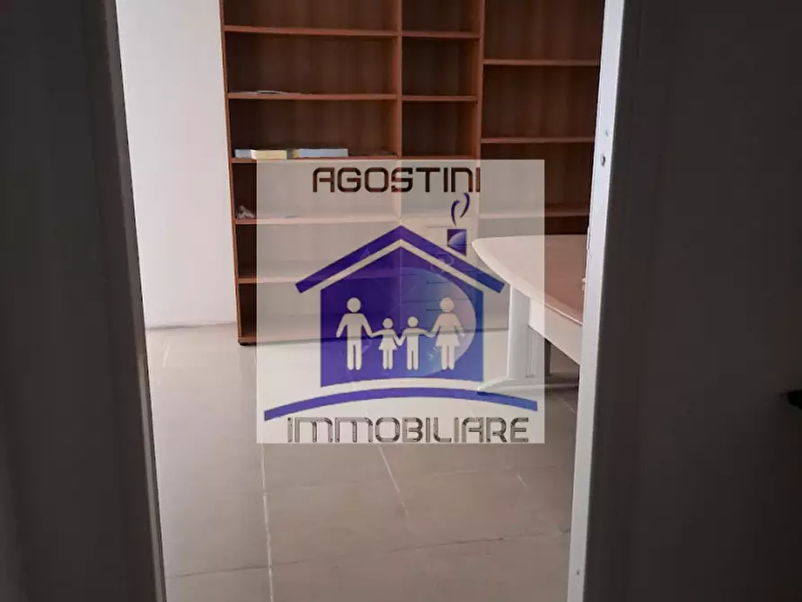 Immagine 6 di Negozio in affitto  a Ascoli Piceno