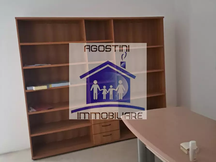 Immagine 7 di Negozio in affitto  a Ascoli Piceno