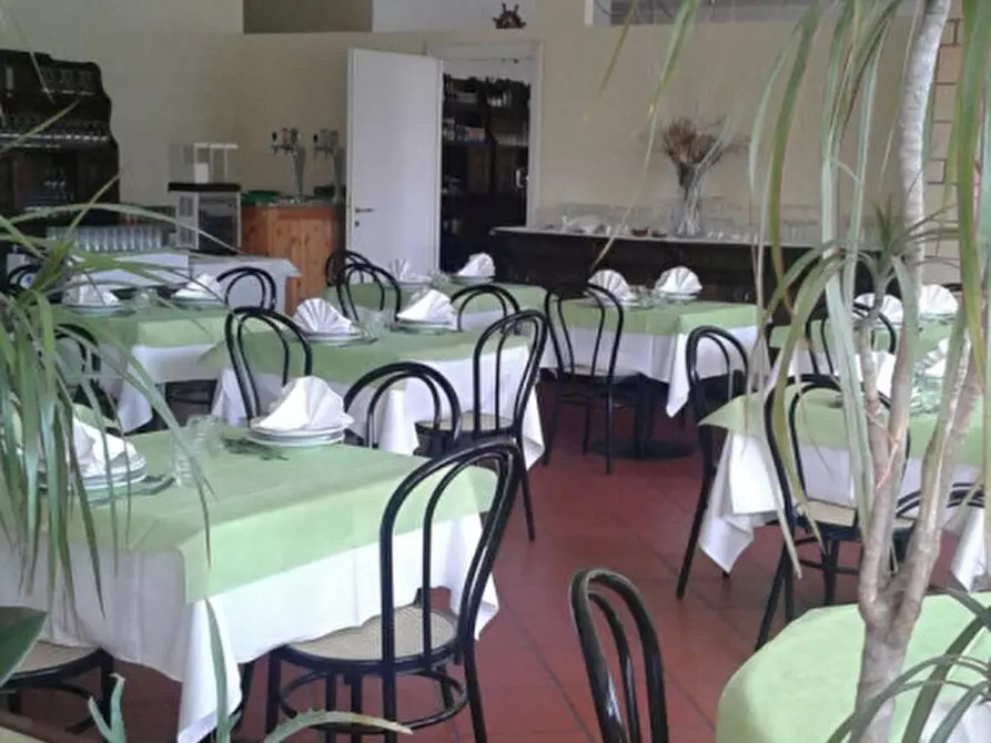 Immagine 6 di Hotel in vendita  in via roma a Lesignano De' Bagni