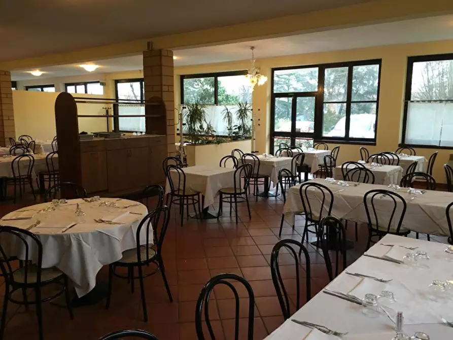 Immagine 7 di Hotel in vendita  in via roma a Lesignano De' Bagni