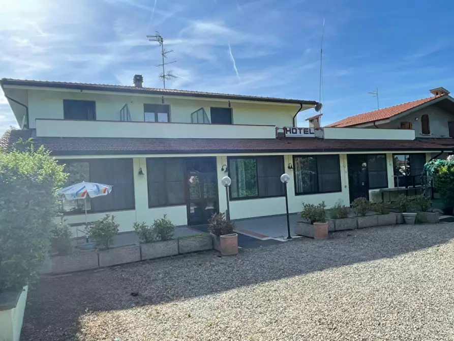 Immagine 8 di Hotel in vendita  in via roma a Lesignano De' Bagni