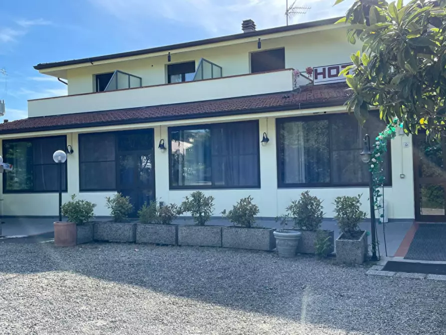 Immagine 9 di Hotel in vendita  in via roma a Lesignano De' Bagni