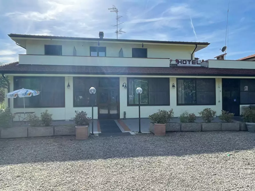 Immagine 10 di Hotel in vendita  in via roma a Lesignano De' Bagni