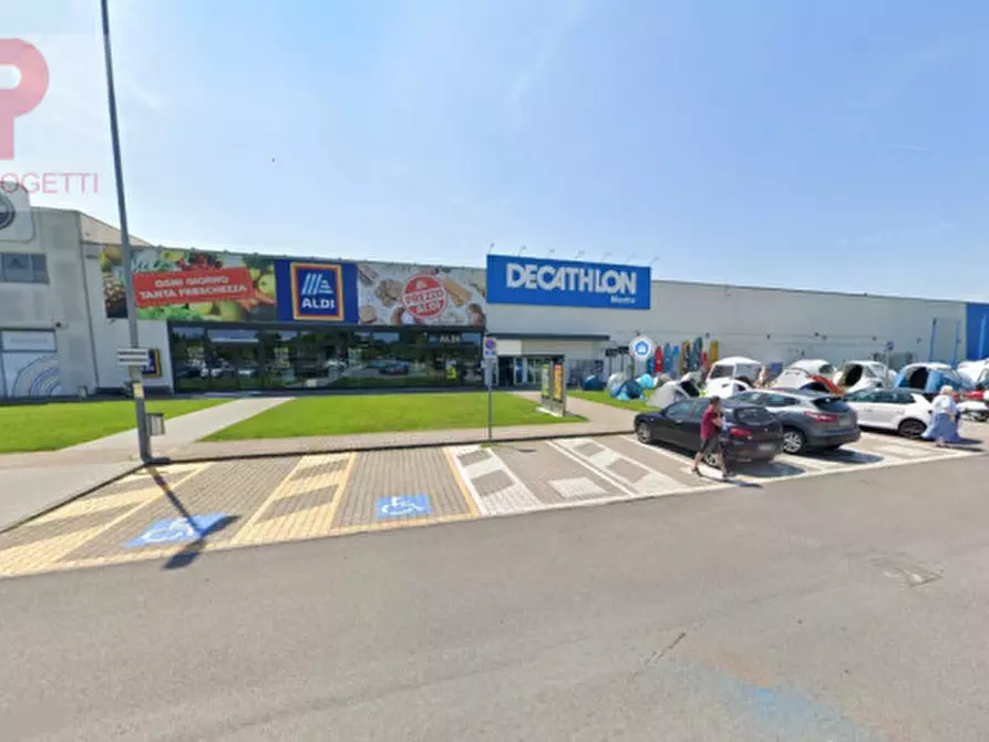 Immagine 2 di Attività commerciale in vendita  in Zona Commerciale Mestre a Venezia