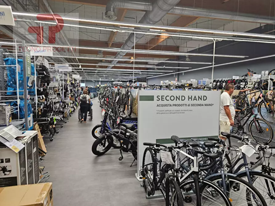 Immagine 3 di Attività commerciale in vendita  in Zona Commerciale Mestre a Venezia