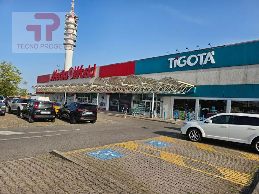 Immagine 7 di Attività commerciale in vendita  in Zona Commerciale Mestre a Venezia