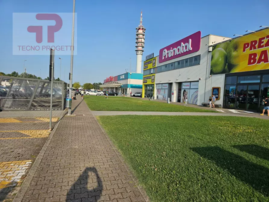 Immagine 9 di Attività commerciale in vendita  in Zona Commerciale Mestre a Venezia