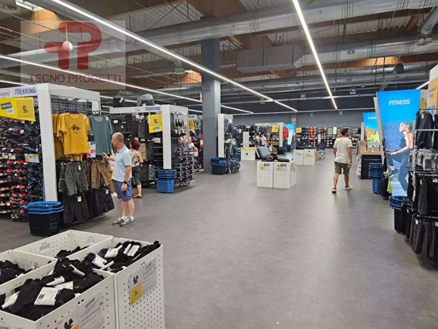 Immagine 13 di Attività commerciale in vendita  in Zona Commerciale Mestre a Venezia