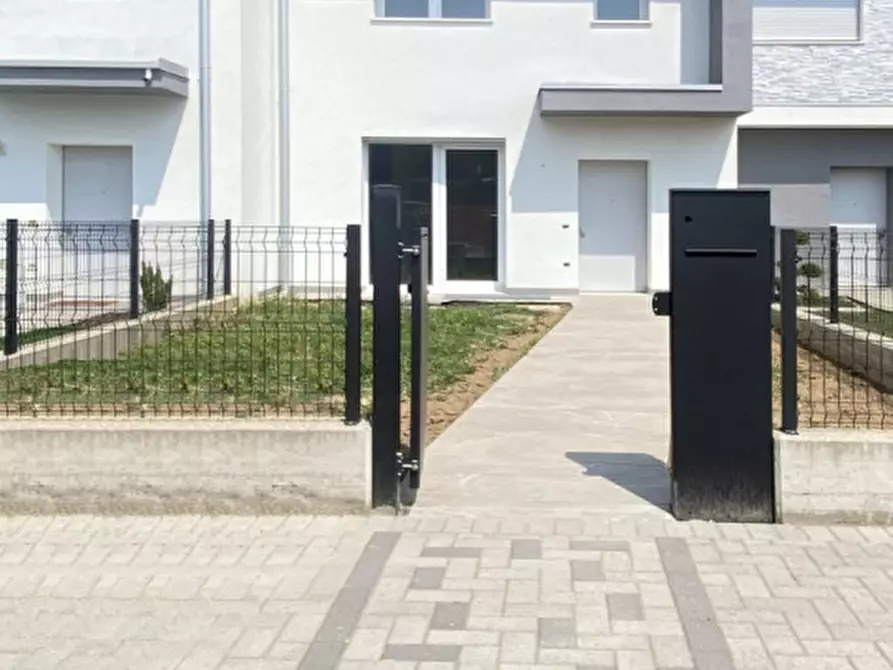 Immagine 1 di Villetta a schiera in vendita  in Via Rumor a Isola Vicentina