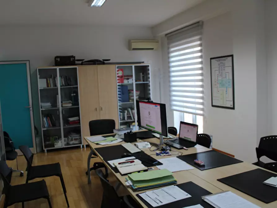Immagine 46 di Ufficio in vendita  in via Roma a Avola