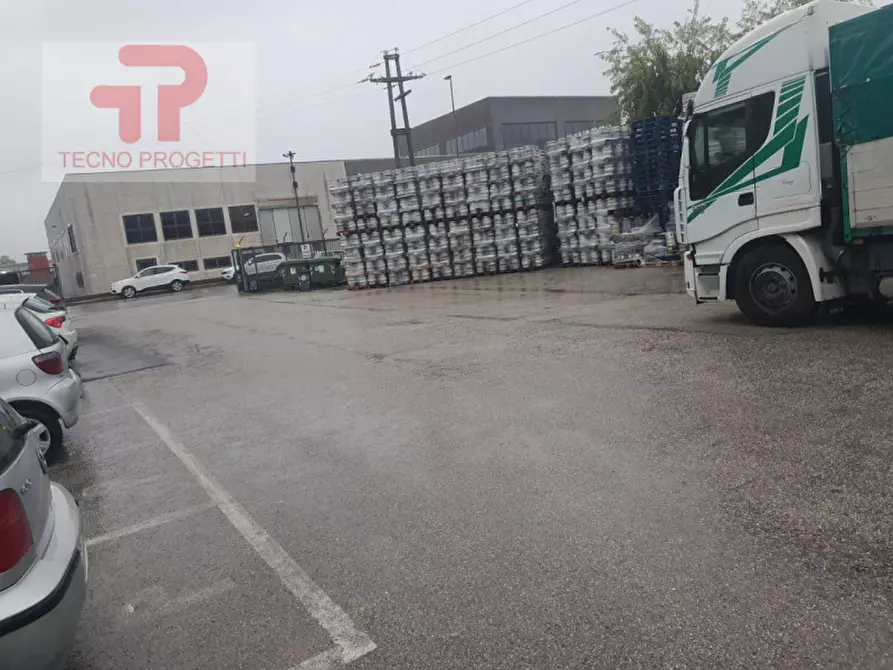 Immagine 3 di Magazzino in vendita  in Rubano a Rubano