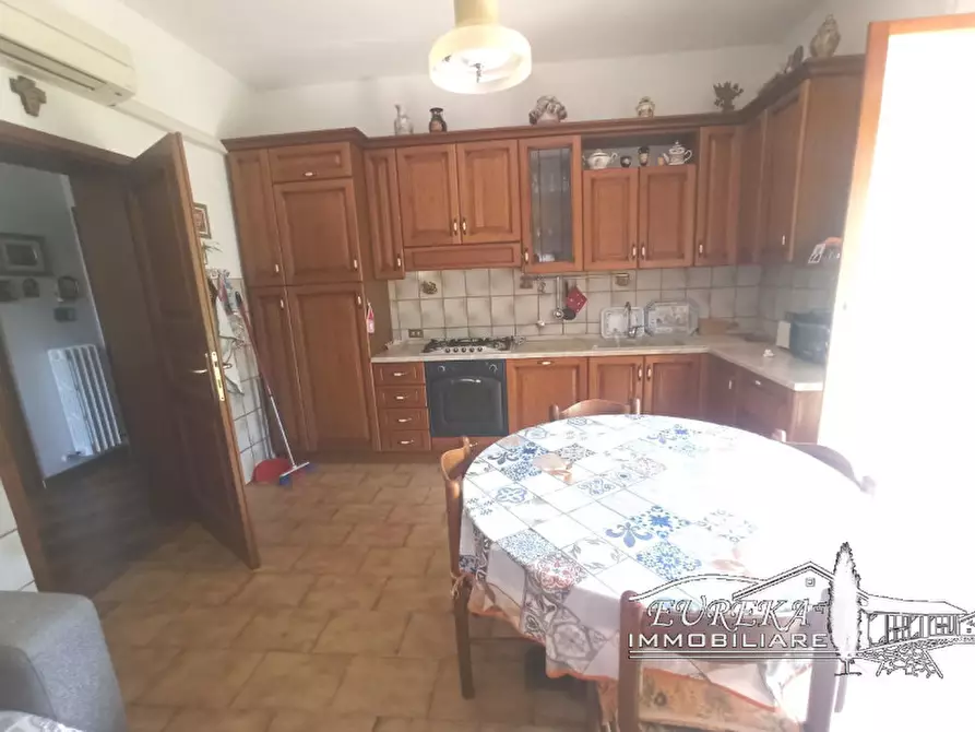 Immagine 5 di Casa indipendente in vendita  in via roma 152 a Castiglione Del Lago