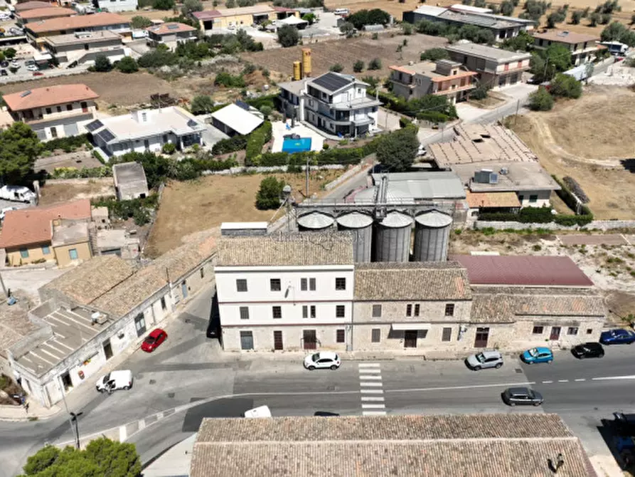 Immagine 3 di Attività commerciale in vendita  a Modica