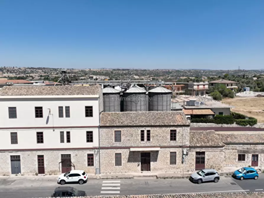 Immagine 11 di Attività commerciale in vendita  a Modica