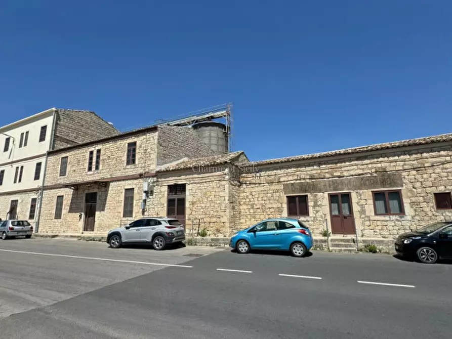 Immagine 14 di Attività commerciale in vendita  a Modica