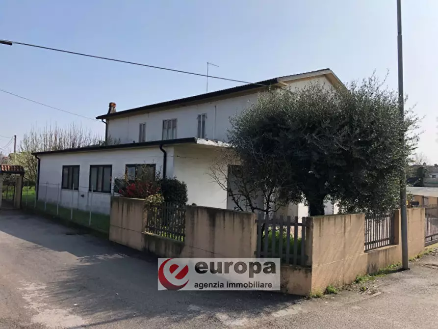Immagine 8 di Casa indipendente in vendita  in Str. Postumia, 225 a Vicenza
