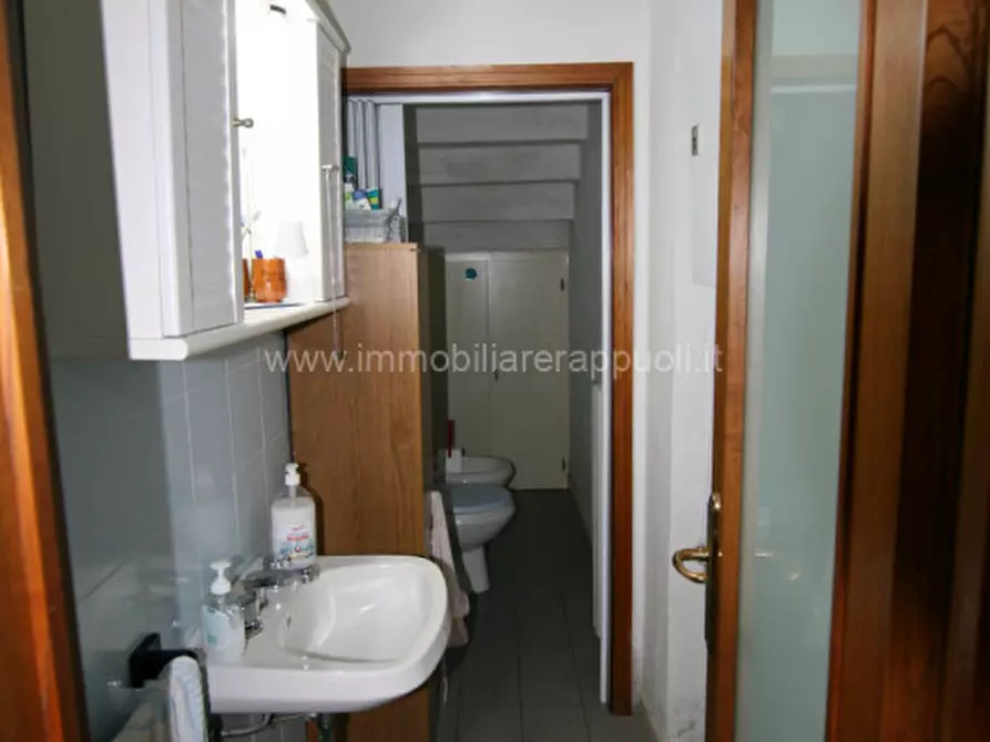 Immagine 10 di Casa indipendente in vendita  a Rapolano Terme