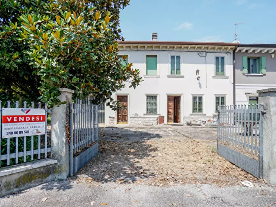 Immagine 1 di Casa indipendente in vendita  in Via Giovanni Dalle Case a Castel D'azzano