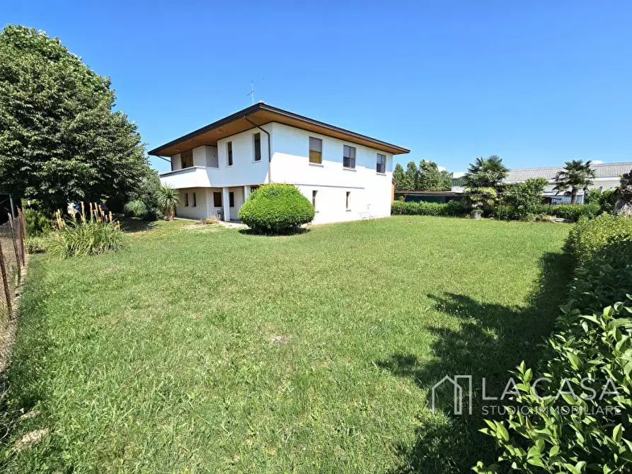 Immagine 4 di Villa in vendita  in Viale Trieste a Valvasone Arzene