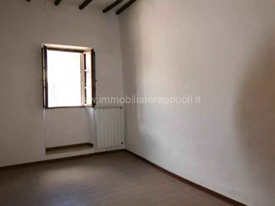 Immagine 7 di Casa indipendente in vendita  a Lucignano