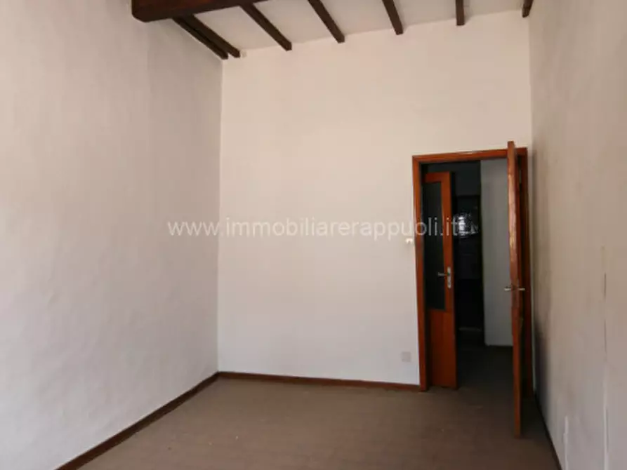 Immagine 8 di Casa indipendente in vendita  a Lucignano