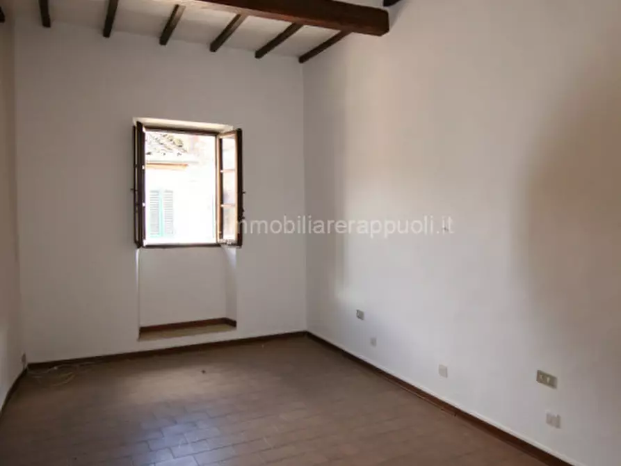 Immagine 9 di Casa indipendente in vendita  a Lucignano