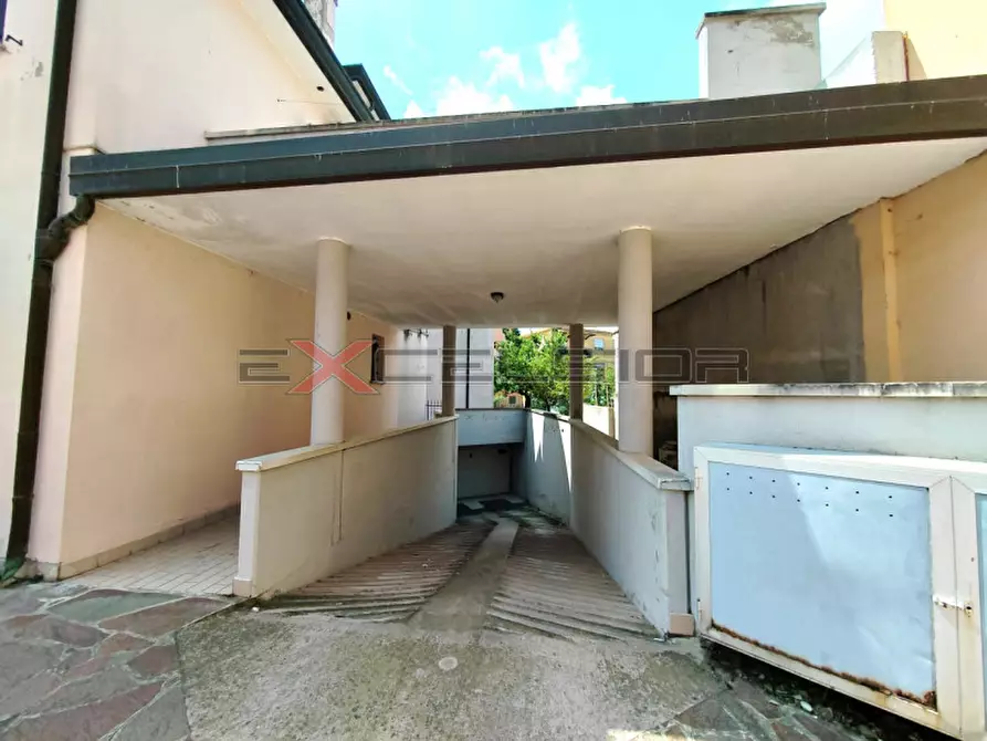 Immagine 3 di Palazzo in vendita  in Via G. Matteotti n. 20/bis - Cavarzere (VE) a Cavarzere