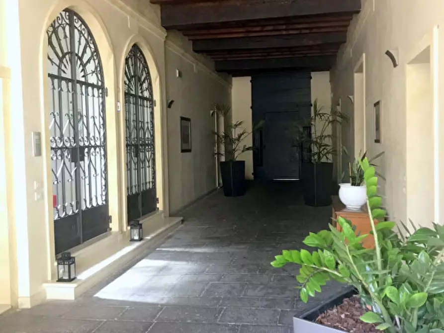 Immagine 1 di Palazzo in vendita  in VIA CESARE BATTISTI a Padova
