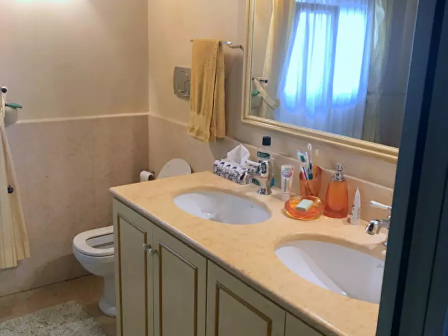 Immagine 13 di Palazzo in vendita  in VIA CESARE BATTISTI a Padova