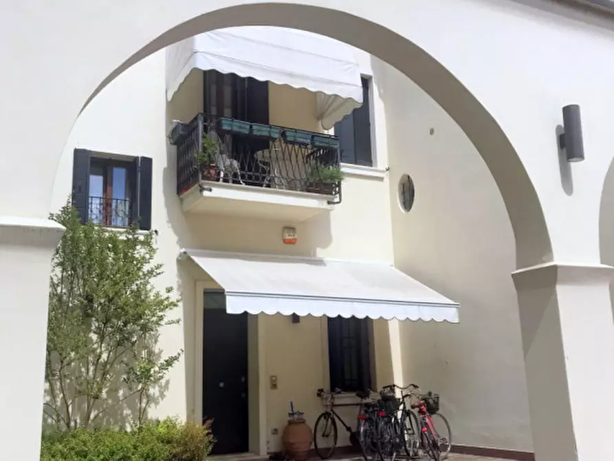 Immagine 16 di Palazzo in vendita  in VIA CESARE BATTISTI a Padova