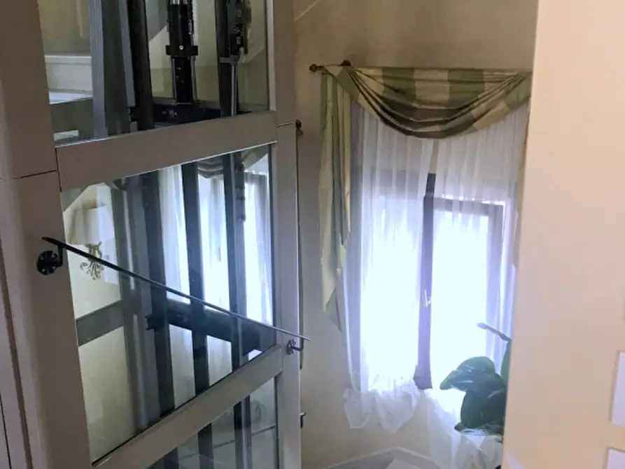 Immagine 19 di Palazzo in vendita  in VIA CESARE BATTISTI a Padova