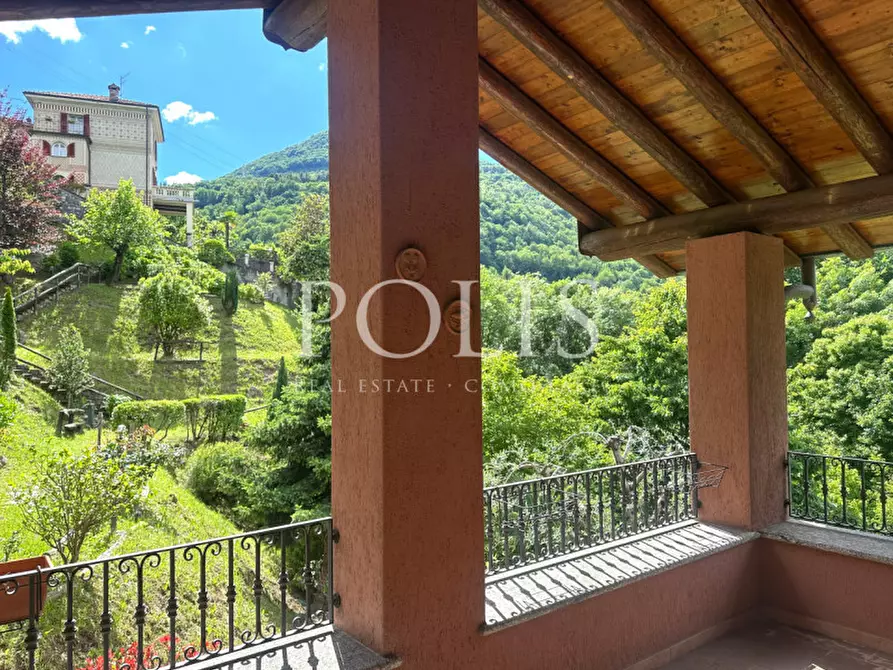 Immagine 13 di Villa in vendita  a Claino Con Osteno