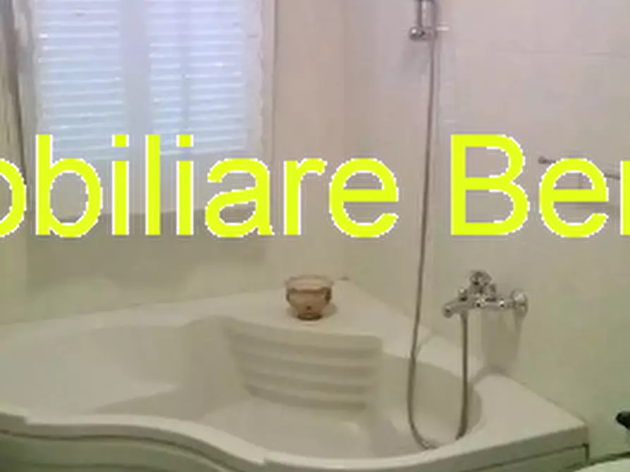 Immagine 13 di Appartamento in vendita  in strada solaro a San Remo