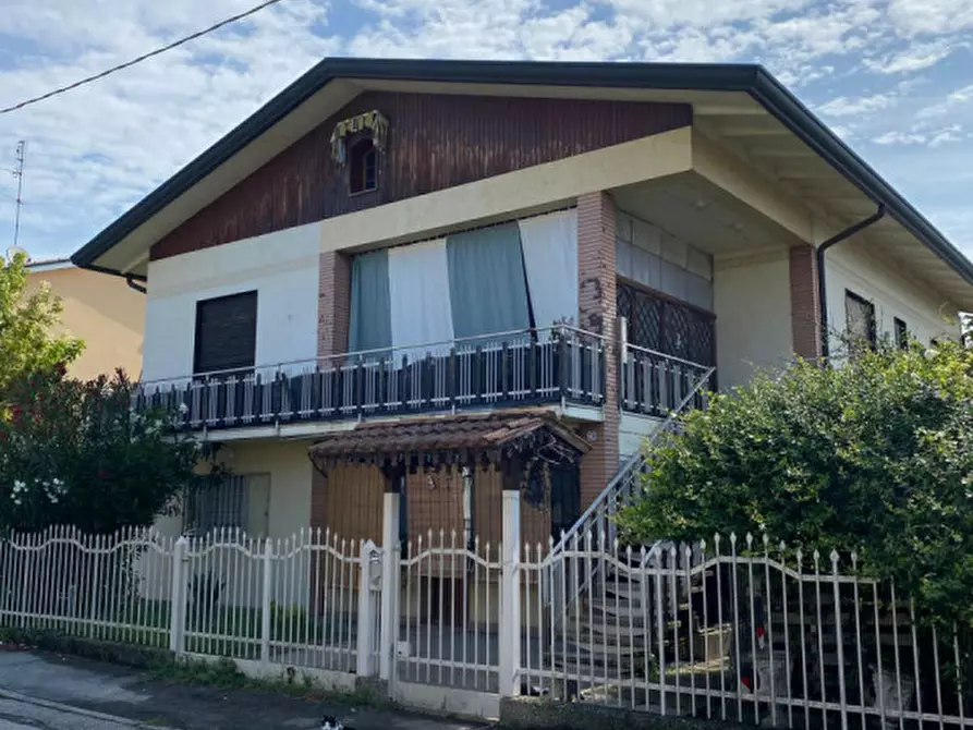 Immagine 1 di Casa indipendente in vendita  in Via Isonzo 20 - Ponte San Nicolò a Ponte San Nicolo'