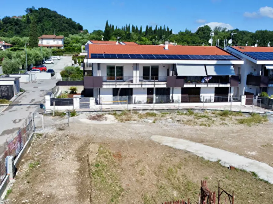 Immagine 1 di Appartamento in vendita  in Via Tito Speri a Padenghe Sul Garda