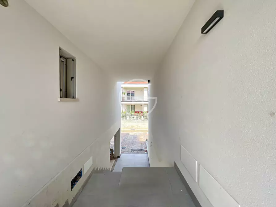 Immagine 3 di Appartamento in vendita  in Via Tito Speri a Padenghe Sul Garda