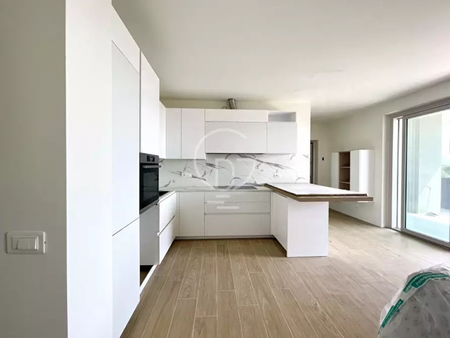 Immagine 5 di Appartamento in vendita  in Via Tito Speri a Padenghe Sul Garda