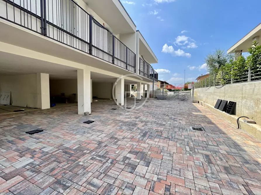 Immagine 9 di Appartamento in vendita  in Via Tito Speri a Padenghe Sul Garda