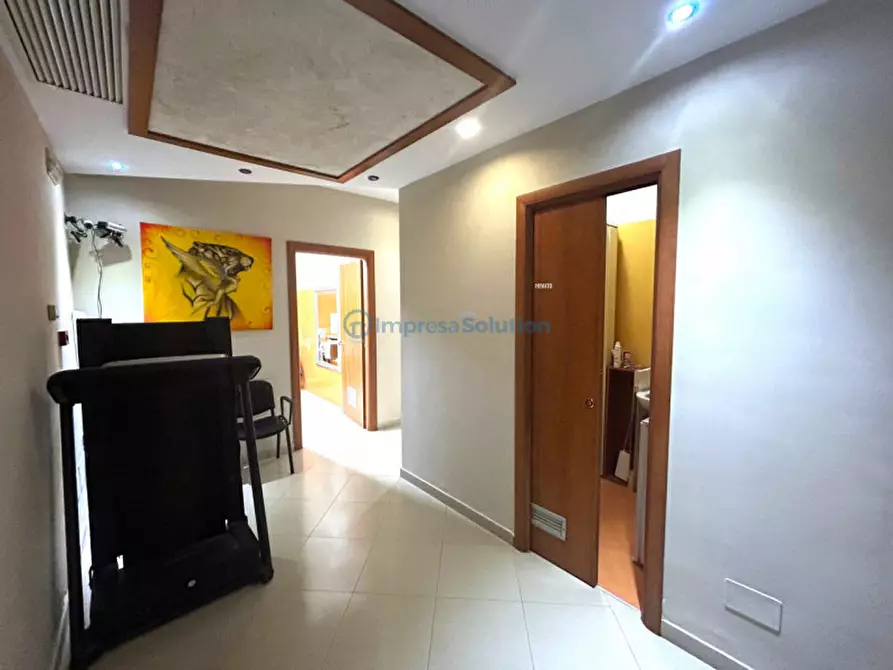 Immagine 9 di Negozio in vendita  in Via Francesco Cilea a Napoli