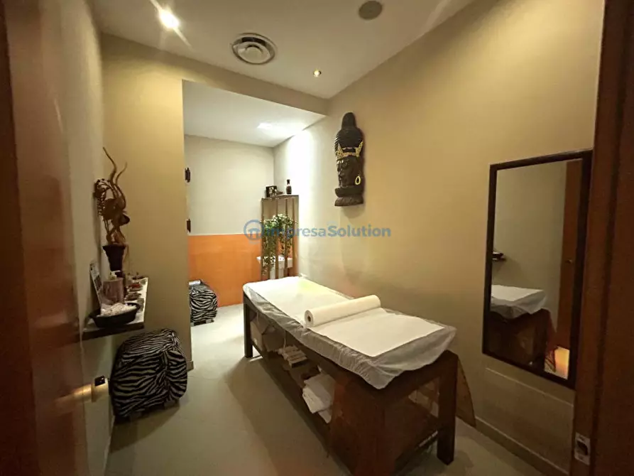 Immagine 10 di Negozio in vendita  in Via Francesco Cilea a Napoli