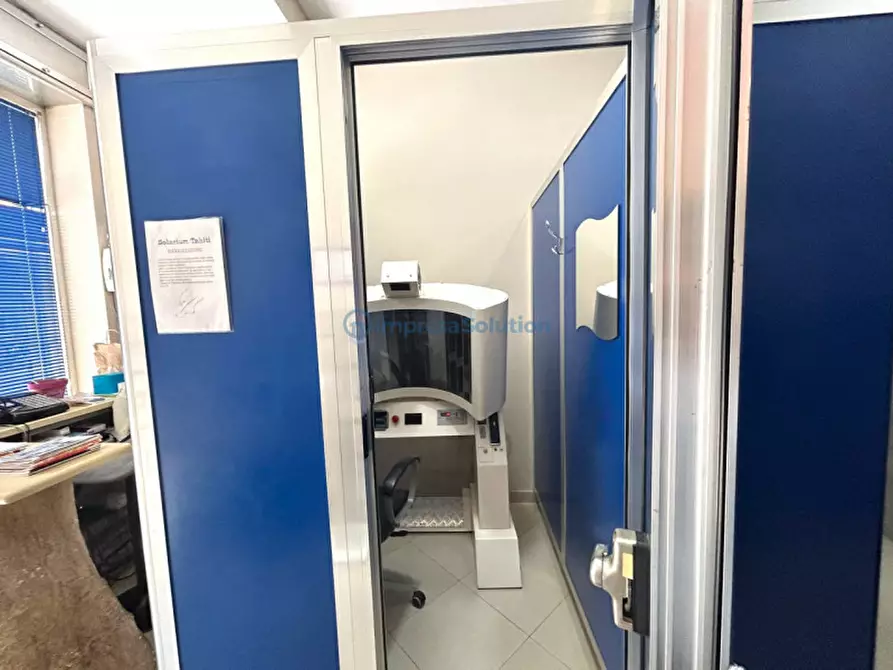 Immagine 14 di Negozio in vendita  in Via Francesco Cilea a Napoli